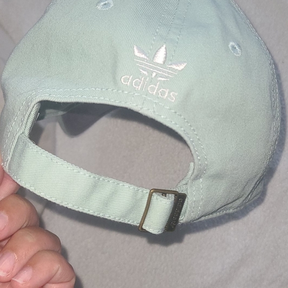 Adidas hats - Picture 3 of 4